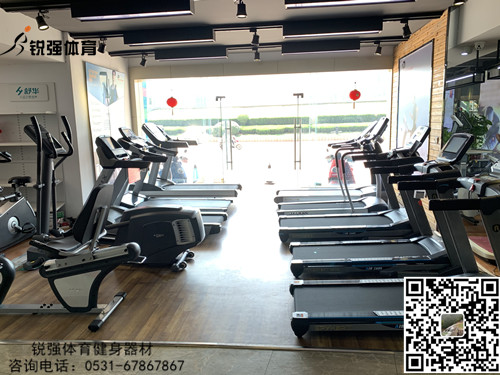 必一运动旗舰店的跑步机和椭圆机