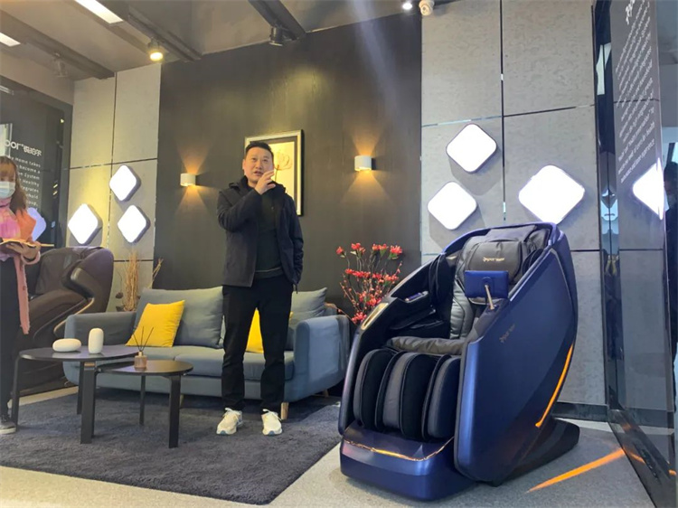 必一运动集团旗下品牌—锐珀尔举行新款4D穴感总裁按摩椅S500内训会